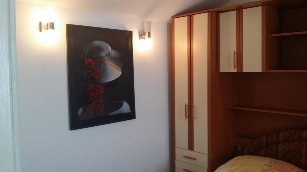 Apartmani Kalinic บิเยลา ภายนอก รูปภาพ